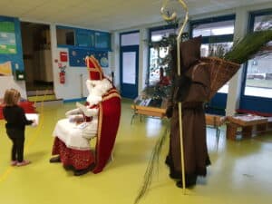 Saint Nicolas en visite dans les écoles maternelles et primaires de Granges- Aumontzey